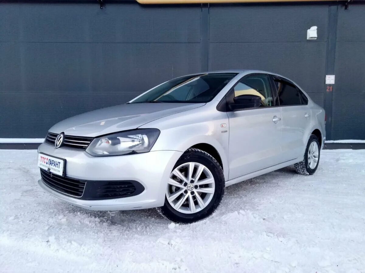 Купить поло 2013г. Фольксваген поло седан 2013 года. Volkswagen Polo 2013 1.6 автомат. Фольксваген поло 2013 серебристый. Volkswagen поло 2013.