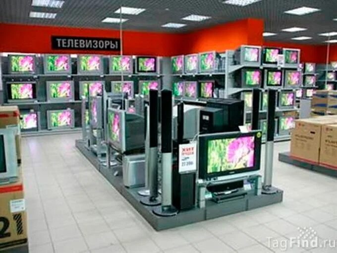 Комбинированная выкладка. Магазин правильная техника. Выкладка товара в магазине. Торговое оборудование для продуктового магазина. Интерьер продуктового магазина.