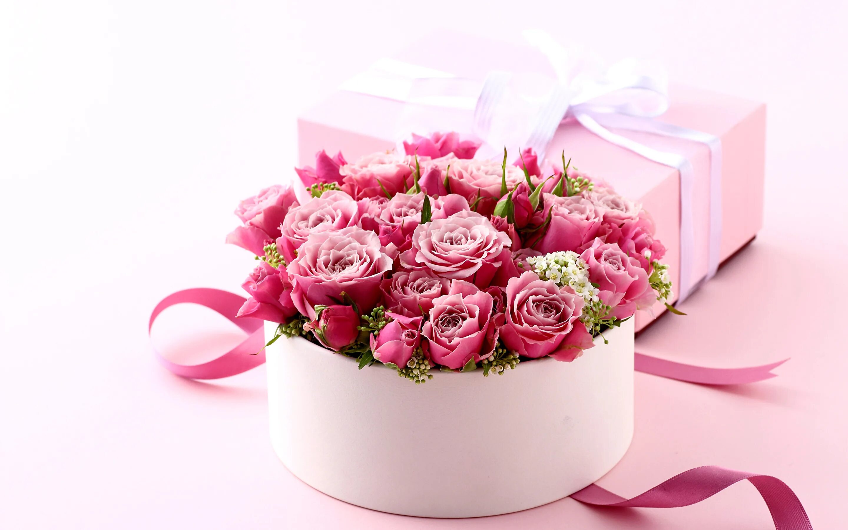 Поздравляю с юбилеем желаю. С днем рождения цветы. Поздравления с днем рождения цветы. С днём рождения женщине цветы. Открытка в день рождения цветы.