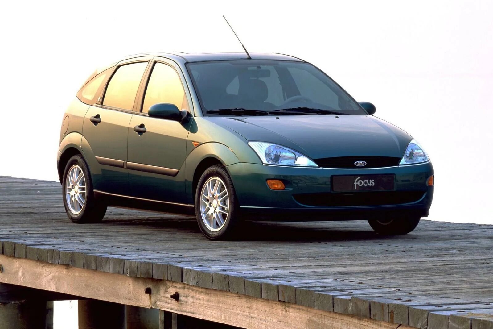 Ford Focus 1 1998-2005. Ford Focus 2000 хэтчбек. Ford Focus 1 седан. Ford Focus mk1. Форд хэтчбек 2005