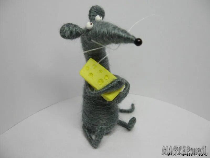 Как сделать крысу. Как сделать крысу. Крыса из носка. Игрушка мышка своими руками из ткани. Мышь игрушка плоская.