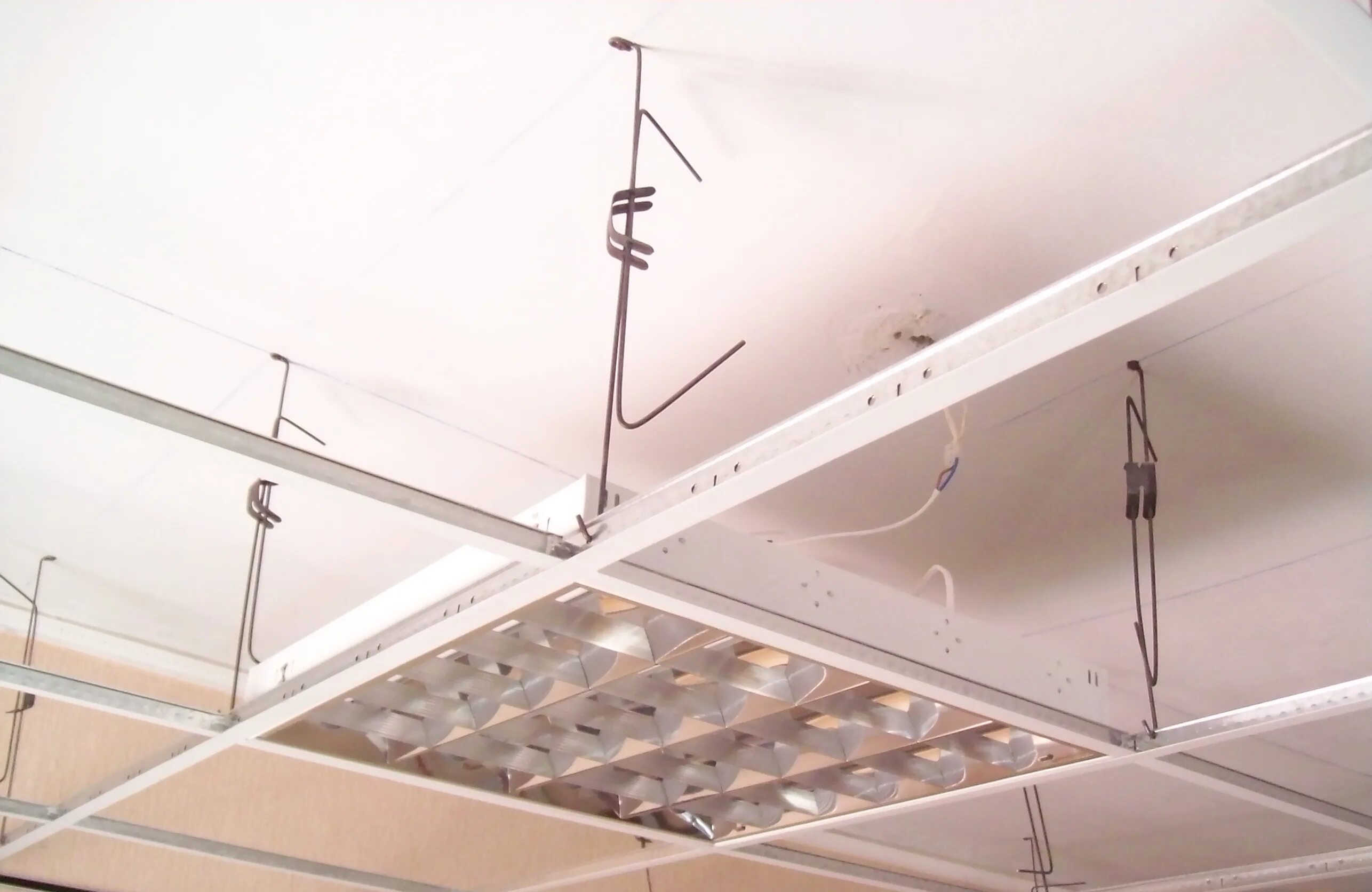 "подвесной потолок типа "армстронг" ingermax ap600ac/90` zn medical". монтаж светильника армстронг. монтаж подвесного потолка армстронг. схема монтажа армстронг армстронг. "подвесной потолок типа "армстронг" ingermax ap600ac/90` zn medical".