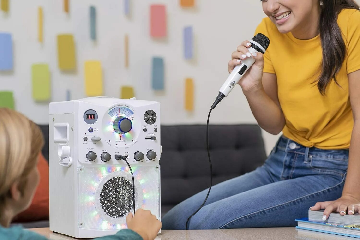 Караоке система. Singing Machine с led Disco подсветкой, цвет белый, Bluetooth,. Караоке машинка. Караоке система singing Machine с led Disco подсветкой, цвет белый, Bluetooth, CD+G. Караоке купить петь