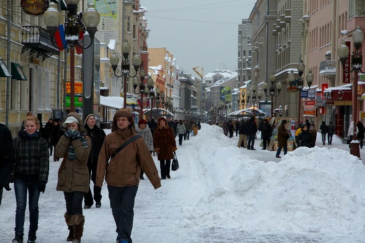 Каким будет январь в москве. Снежная Москва Арбат. Москва в январе. Январь в городе. Снежный новый Арбат.