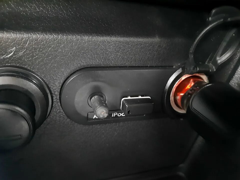 Аукс в Киа Рио. Киа Рио 3 аукс. Kia Rio USB aux. Aux USB Киа Рио 3.