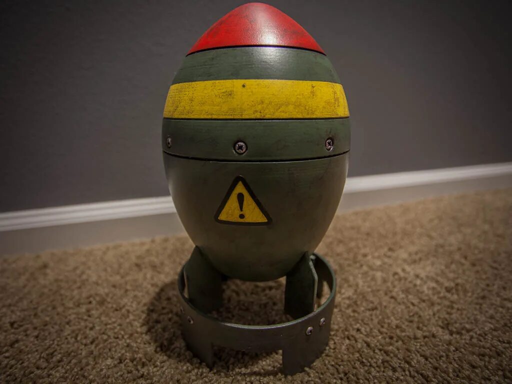 Suit egg mm2. Fallout 4 Mini Nuke. Mini-Nuke фоллаут. Мини ядерная бомба Fallout 4. Мини ядерная бомба фоллаут.