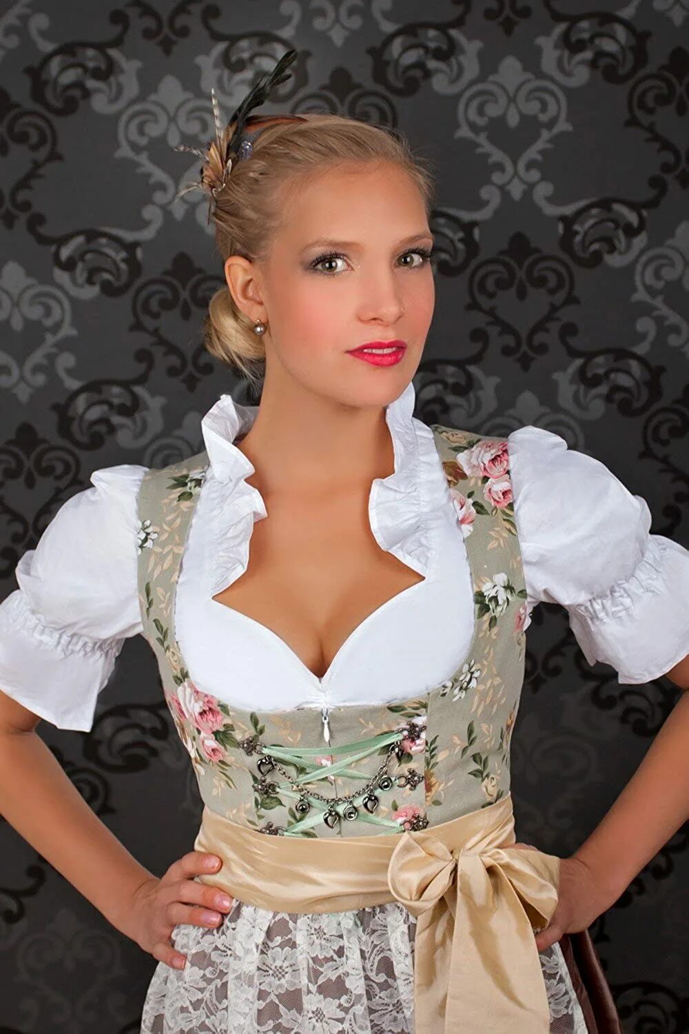 Красивые немецкие женские. Дирндль. Баварская блузка. Блузка в баварском стиле. Платье в немецком стиле.