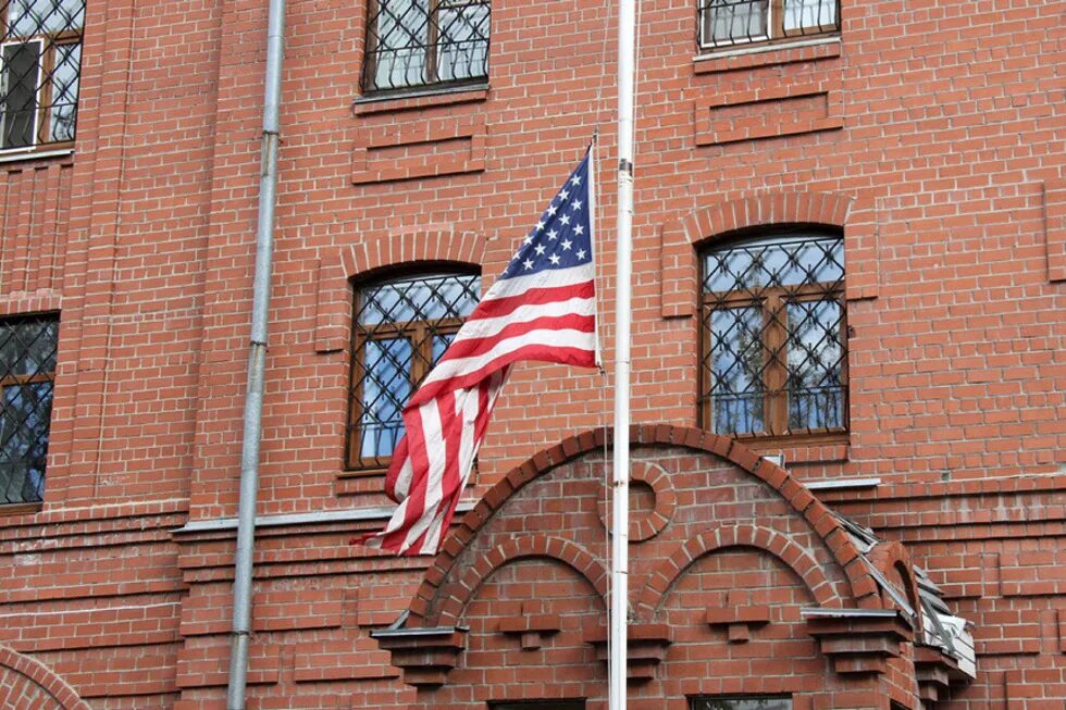 Консульство сша визы. Генеральное консульство сша в екатеринбурге. консульство америка в екатеринбурге. консульства и посольства сша в россии. американский консул в москве.
