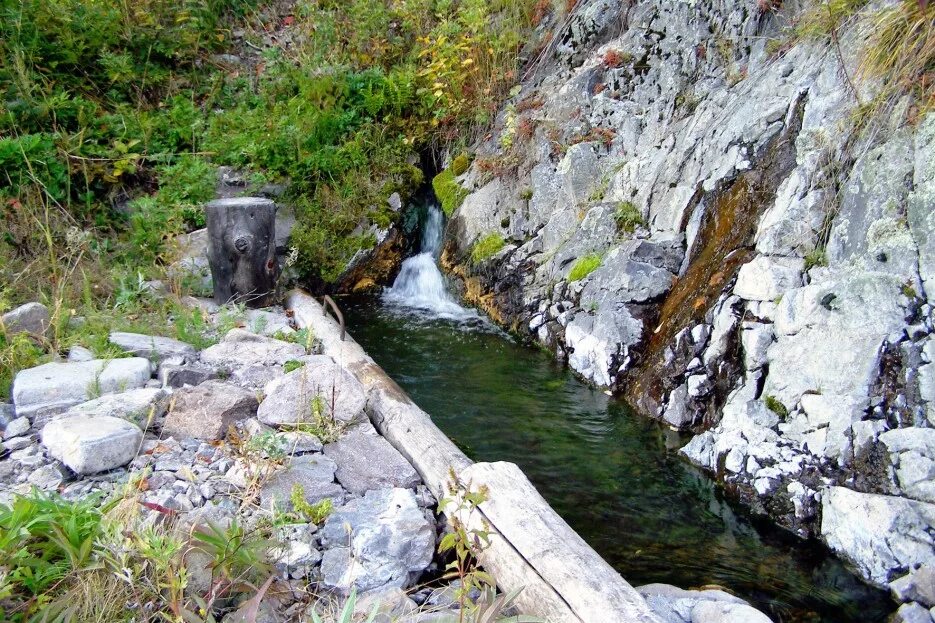Источники в приморском крае. Водопад ванчин приморский край. Источники в приморском крае. Большой амгинский водопад приморский. Кравцовка водопады.