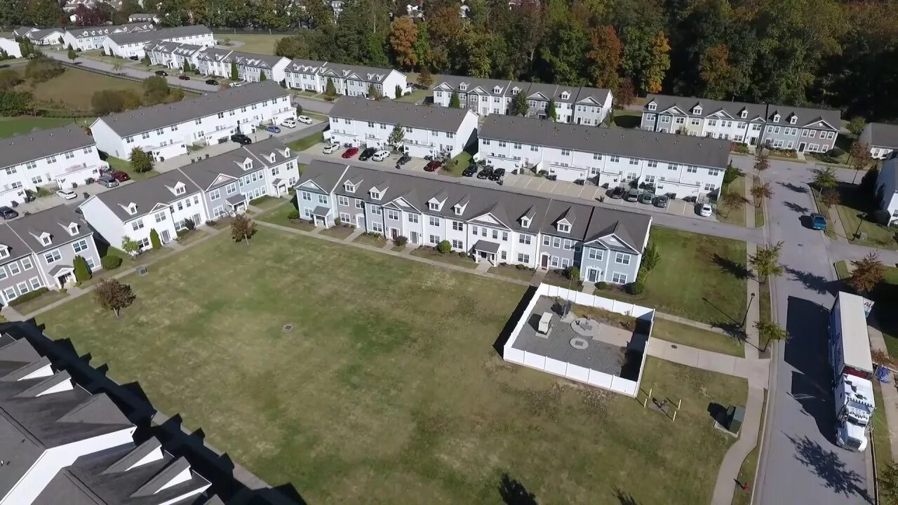 North village. Социальное жилье в Северной Каролине. Houses Drone. Городок Юстис. Northern Village.