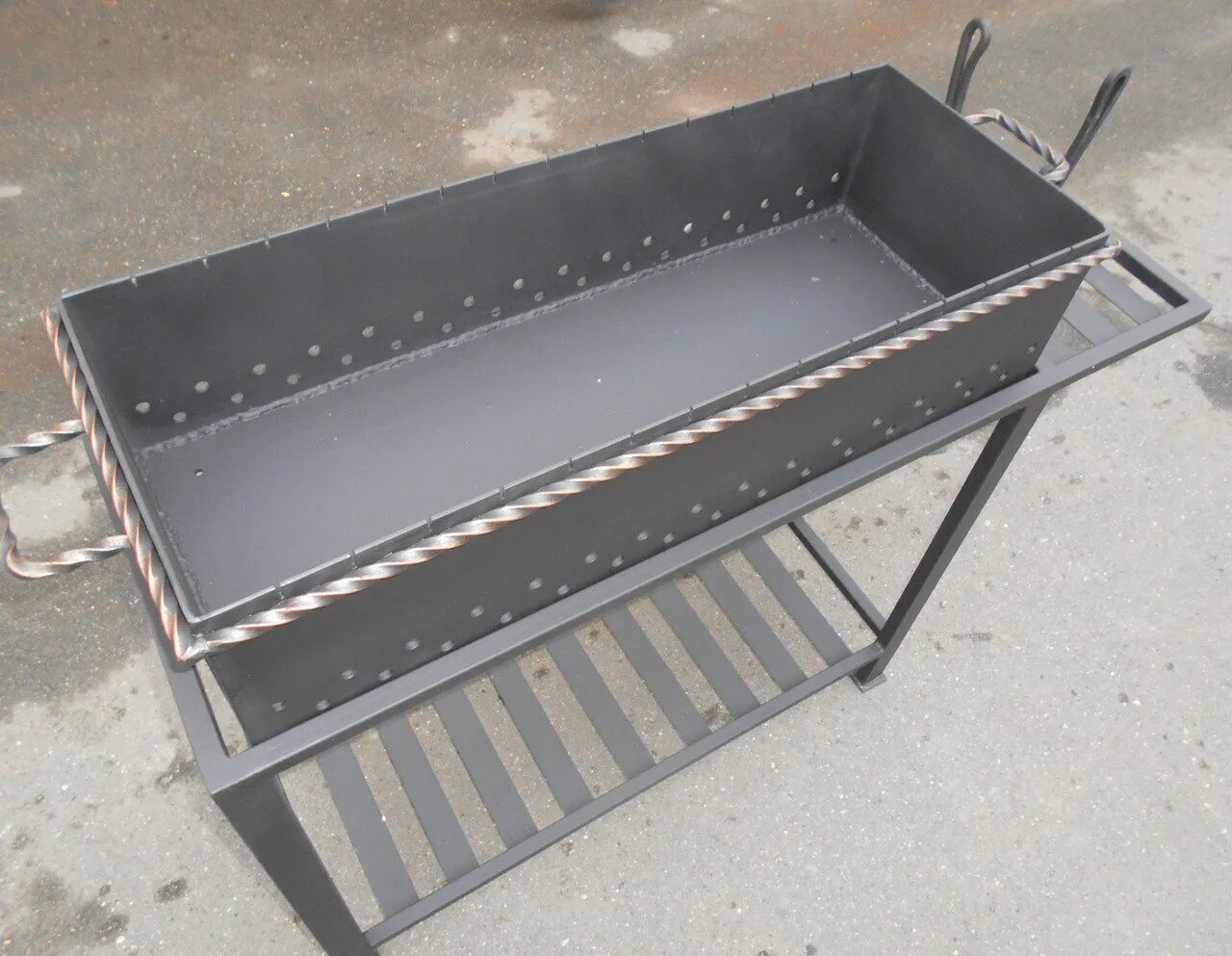 Разборный мангал чертеж 270мм 400мм. Чертёж сварки мангала с ножками высота 600мм. Чертёж мангала с размерами из металла без сварки. Стандартные размеры мангалов из металла. Стандарт мангала.