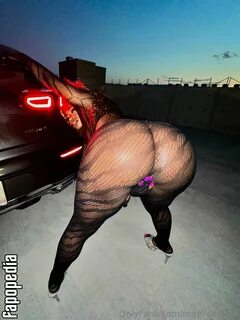 Mayhoekage Nude. 