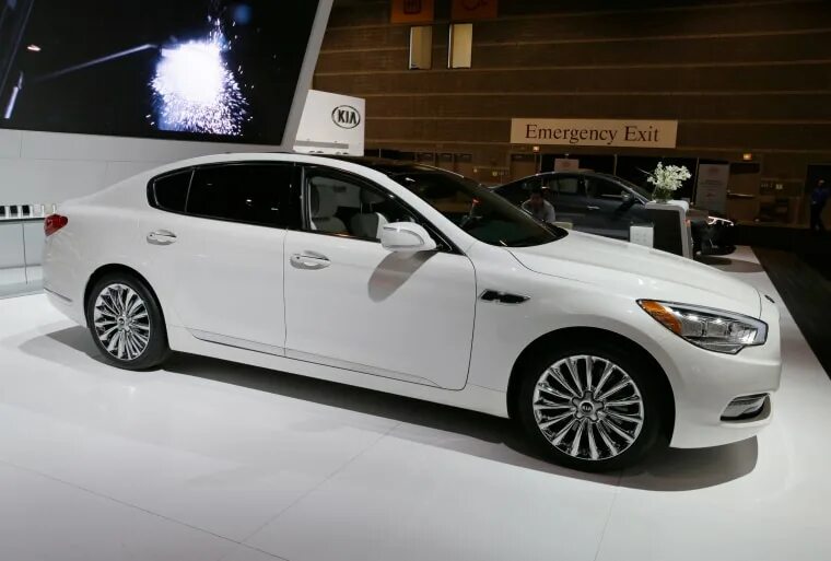 Роскошный интерьер Kia K8 раскрыт перед официальным дебютом