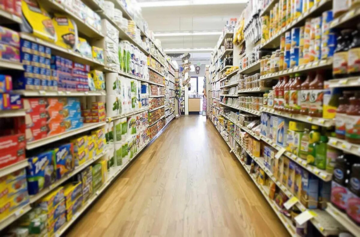 Текущие товары. Магазин продуктов. розничный магазин. продовольственные и непродовольственные товары. магазин продовольственных и непродовольственных товаров.