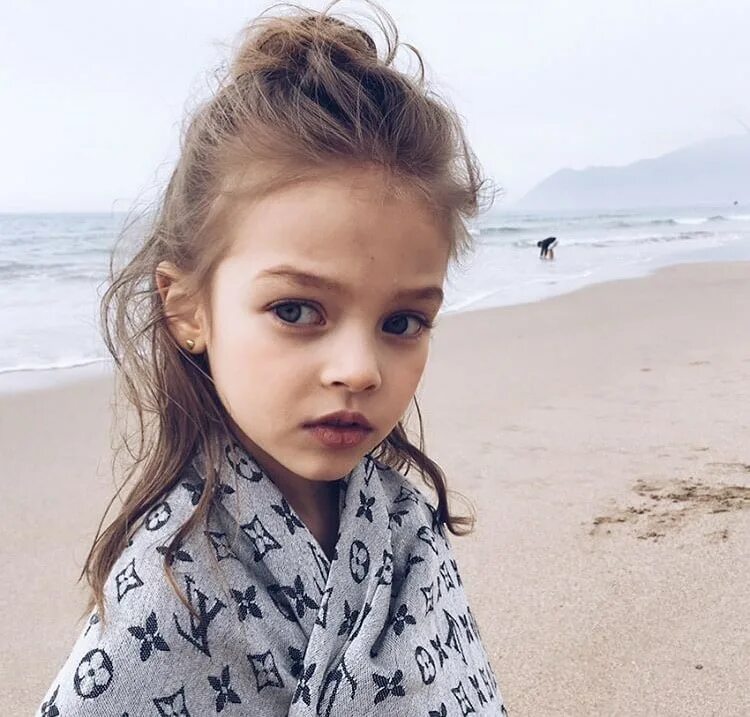 Маленький дочь 18