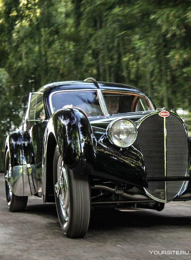 Дорогой старый автомобиль. Бугатти Атлантик. Бугатти 1900. Бугатти ретро Бугатти. Bugatti Type 57sc Atlantic.