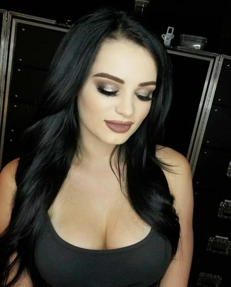 Paige wwe. Эллен пейдж. Saraya певица. Paige актриса. Джейми барбакофф актриса.