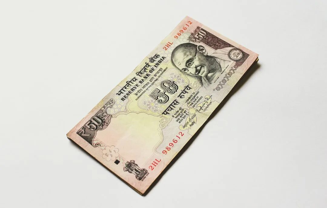 Индийская рупия. Индийские деньги. 500 Рупий фото. Современные индийские рупии.