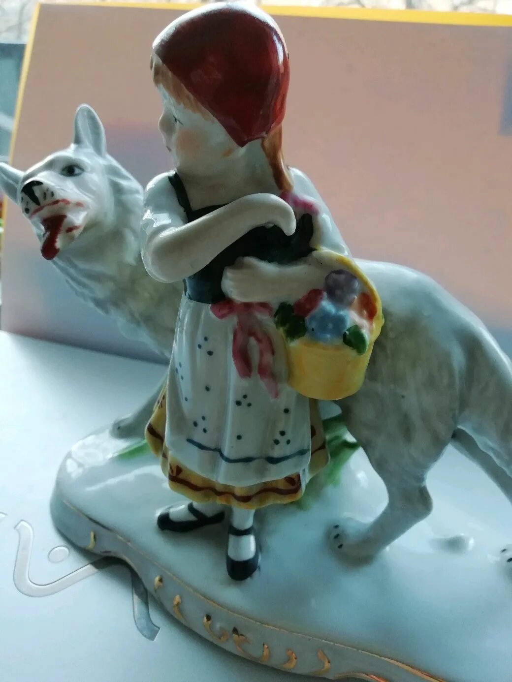 статуэтка красная шапочка