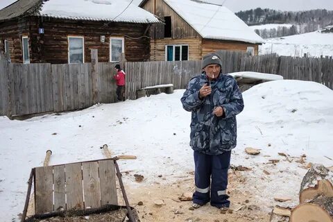 Зимой топим дом