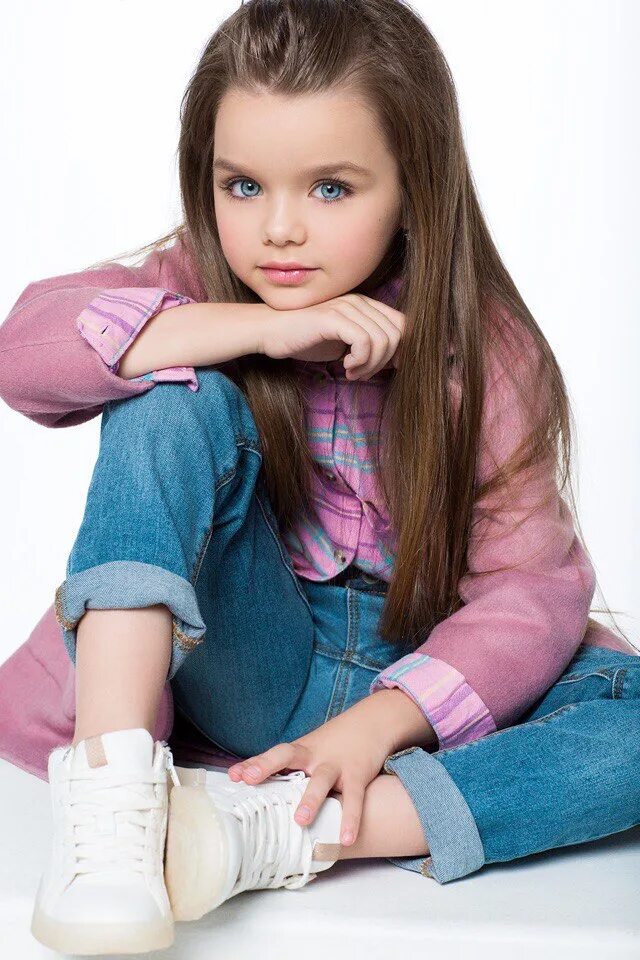 Картинки девочка 7 лет красивые. Аня Князева модель.