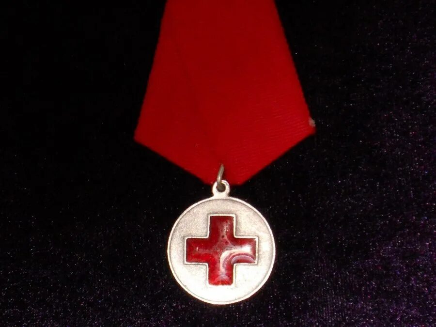 Красный крест первая мировая. Красный крест в 1 мировой войне. 1914 Красный крест Россия. Наградной знак красный крест. Красный крест ПМВ.