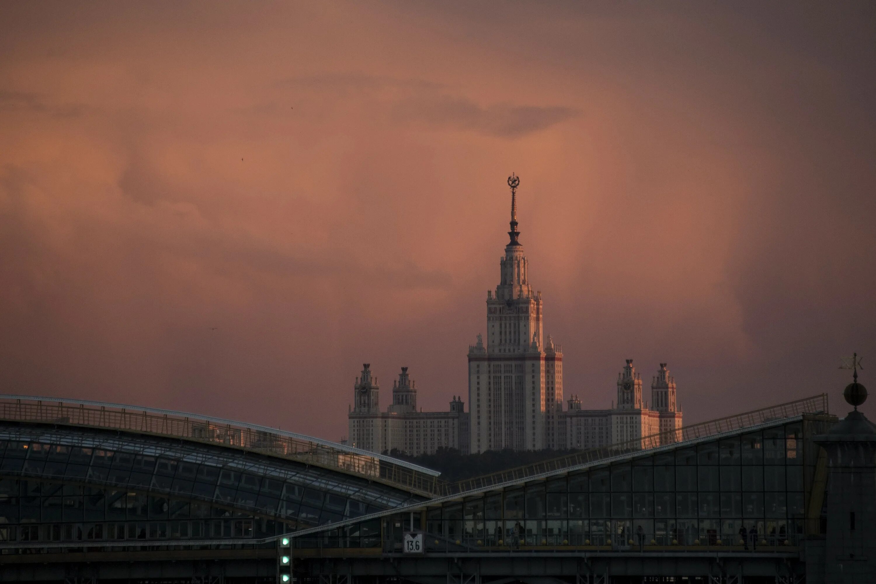 Мгу топ. МГУ имени Ломоносова. Московский государственный университет им. м.в. Ломоносова. Главное здание МГУ. Москва МГУ Эстетика.