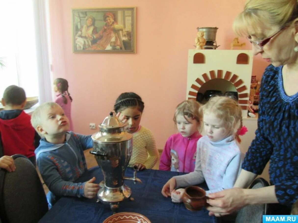 Экскурсия для детей дошкольного возраста. Музей в доу дети. Мини-музей в детском. Дети детского сада в музее. Дети детского сада в музее.