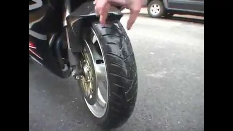Как установить колесо на мотоцикл. Передняя покрышка мотоцикла. протектор мотоцикла. резина на мотоцикл протектор. направление протектора на мотоцикле.