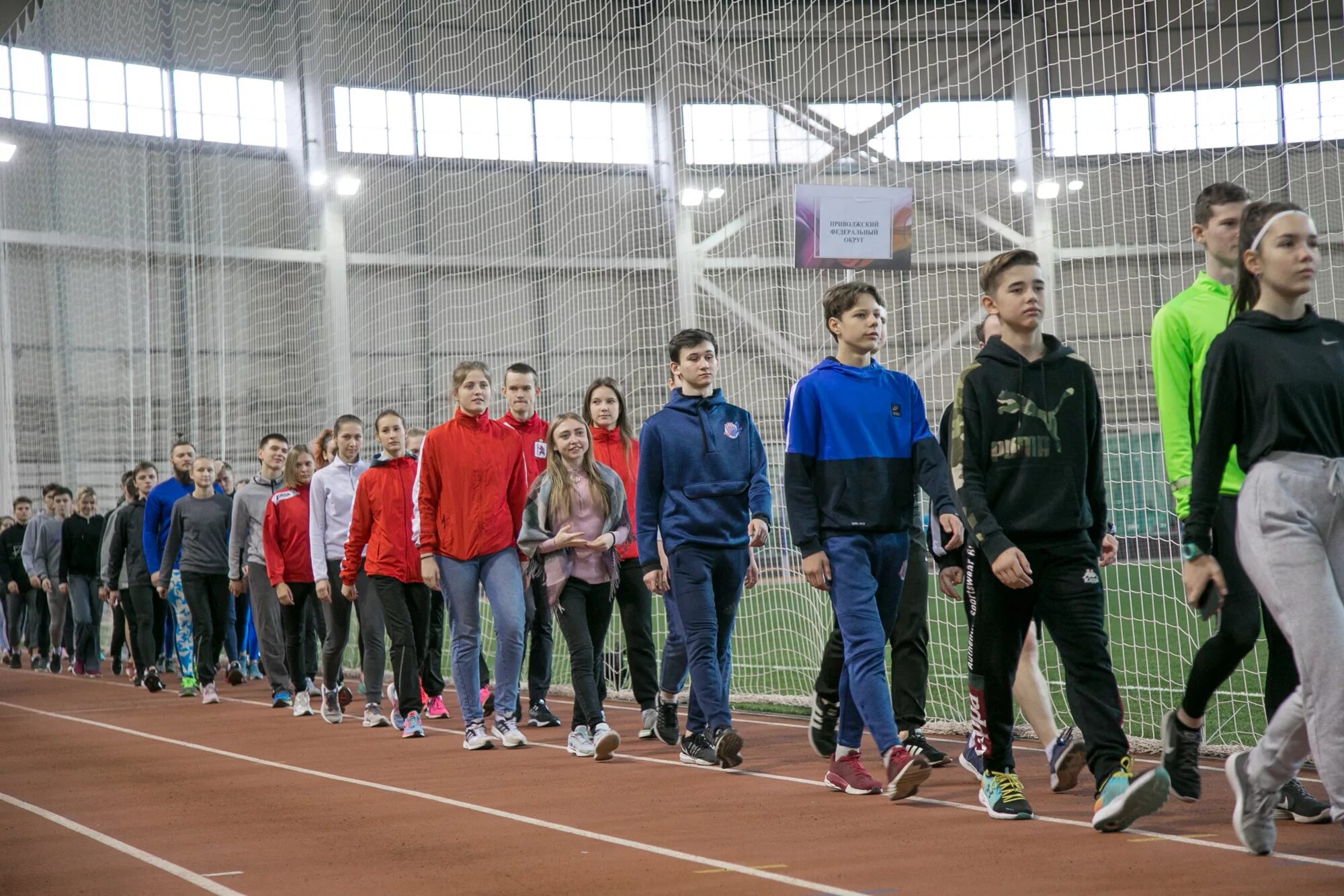 Казань 14 апреля. Футбольно-легкоатлетический манеж Казань. Казань 2011 год фото. Забег в манеже Казань. Забег манеж Казань 2021.