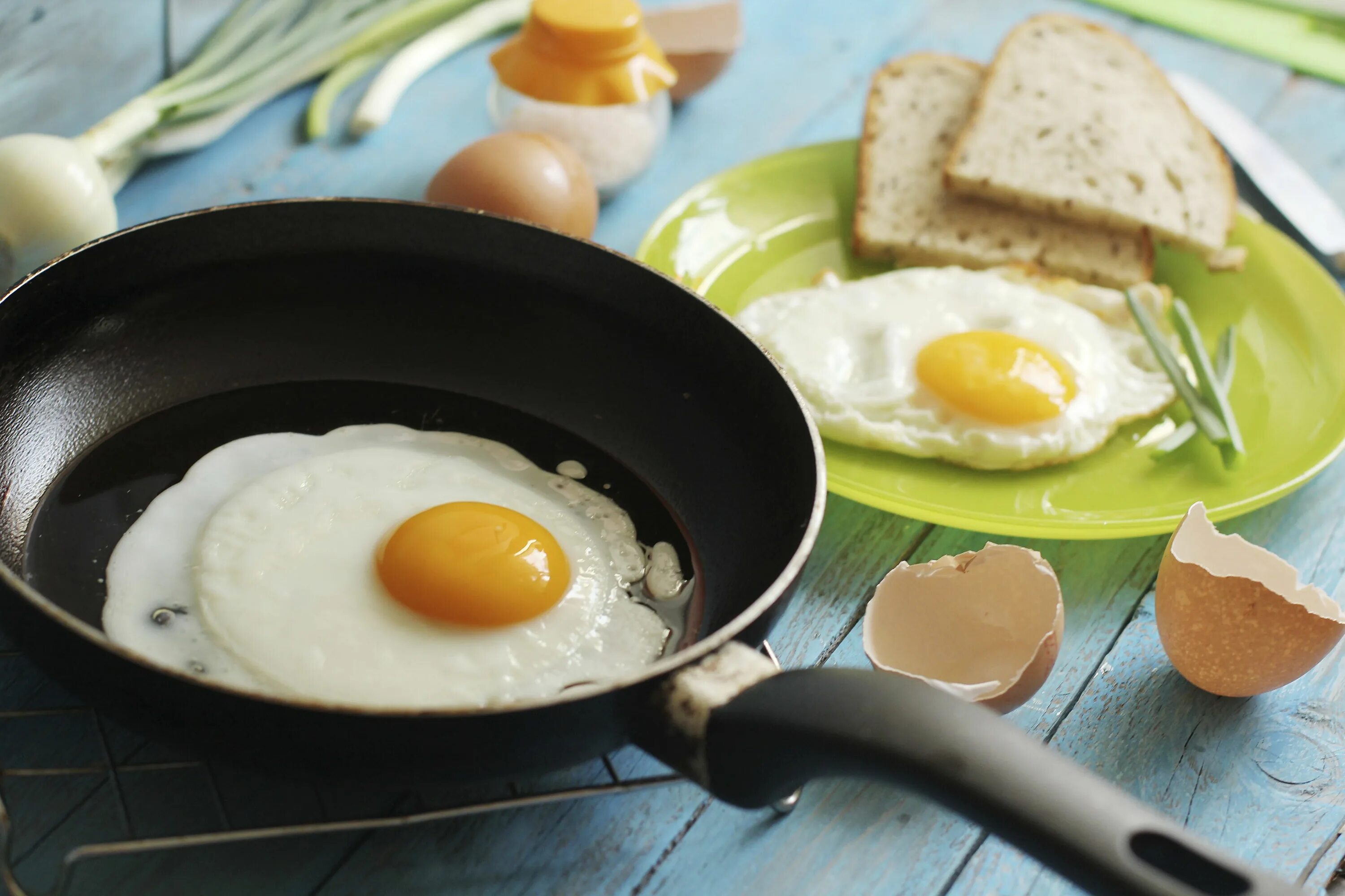 Cooked egg. Яичница. Яичница глазунья. Жареные яйца. Идеальная яичница.