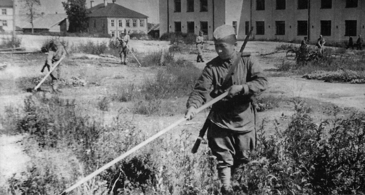 Петрозаводск 1944. Освобождение Петрозаводска в 1944 г. Разминирование после Великой Отечественной войны. Миноискатель ВИМ 210. Летом 1944 г