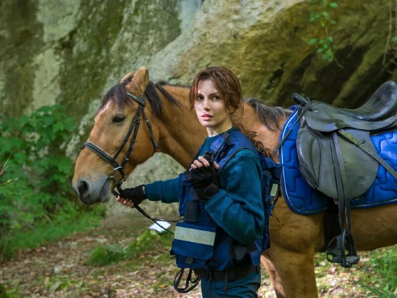 Новые горизонты сериал. Курцын роман пять минут тишины 5 сезон. Сериал 5 минут тишины 1 сезон. Порода собаки в фильме пять минут тишины. Ольга филиппова пять минут тишины.