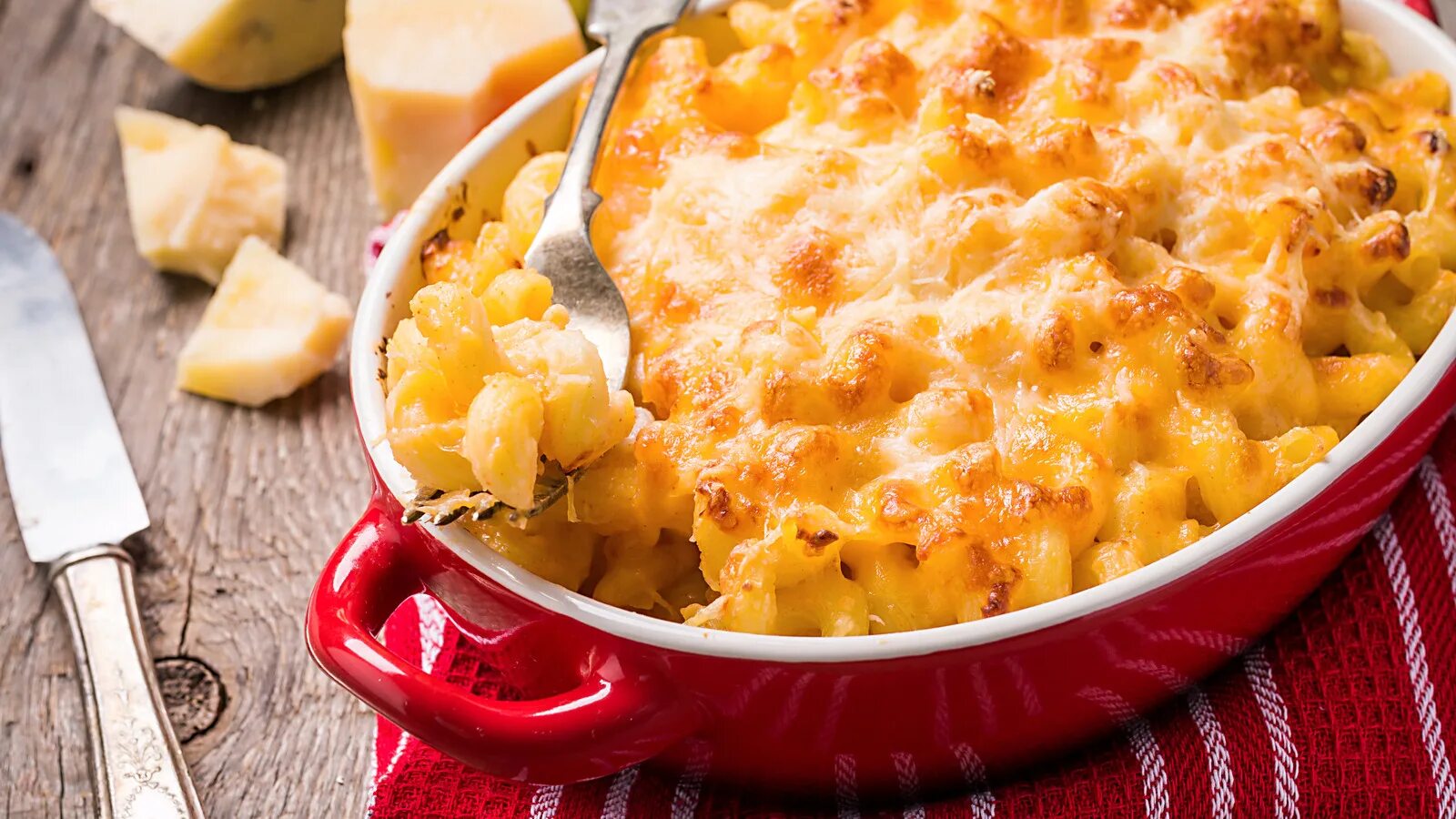 Паста мак энд чиз. Макароны мак энд чиз. Как сделать мак чиз. Mac and cheese | мак-н-чиз. Мак энд чиз американское блюдо.