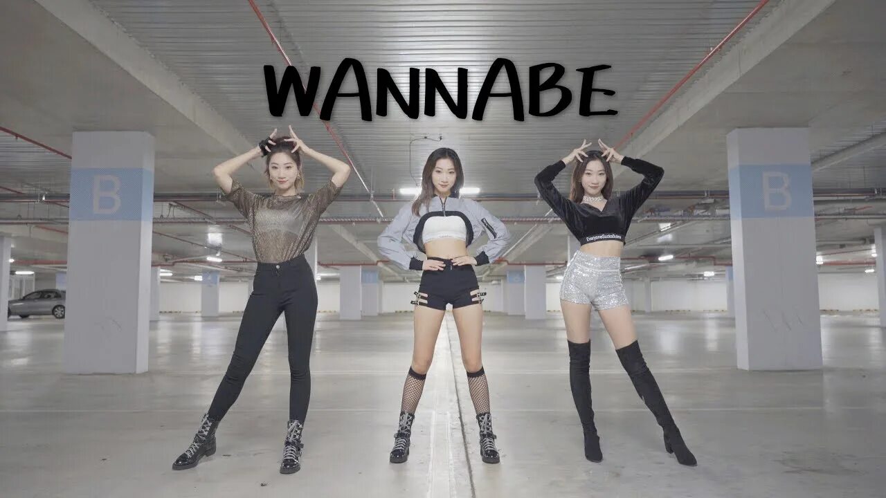 Итзи песня wannabe. Итзи ваннаби. itzy wannabe танец. lia itzy wannabe. итзи группа.