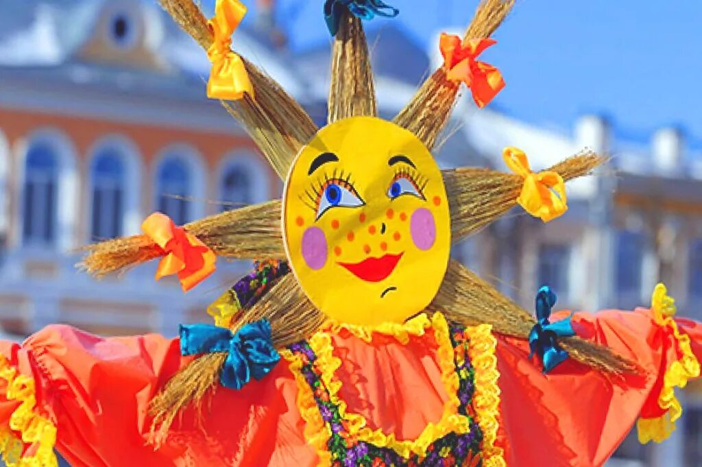 Масленица фигурка. Масленичное чучело. Кукла масленица. Масленичное чучело. Русское солнце на масленицу.