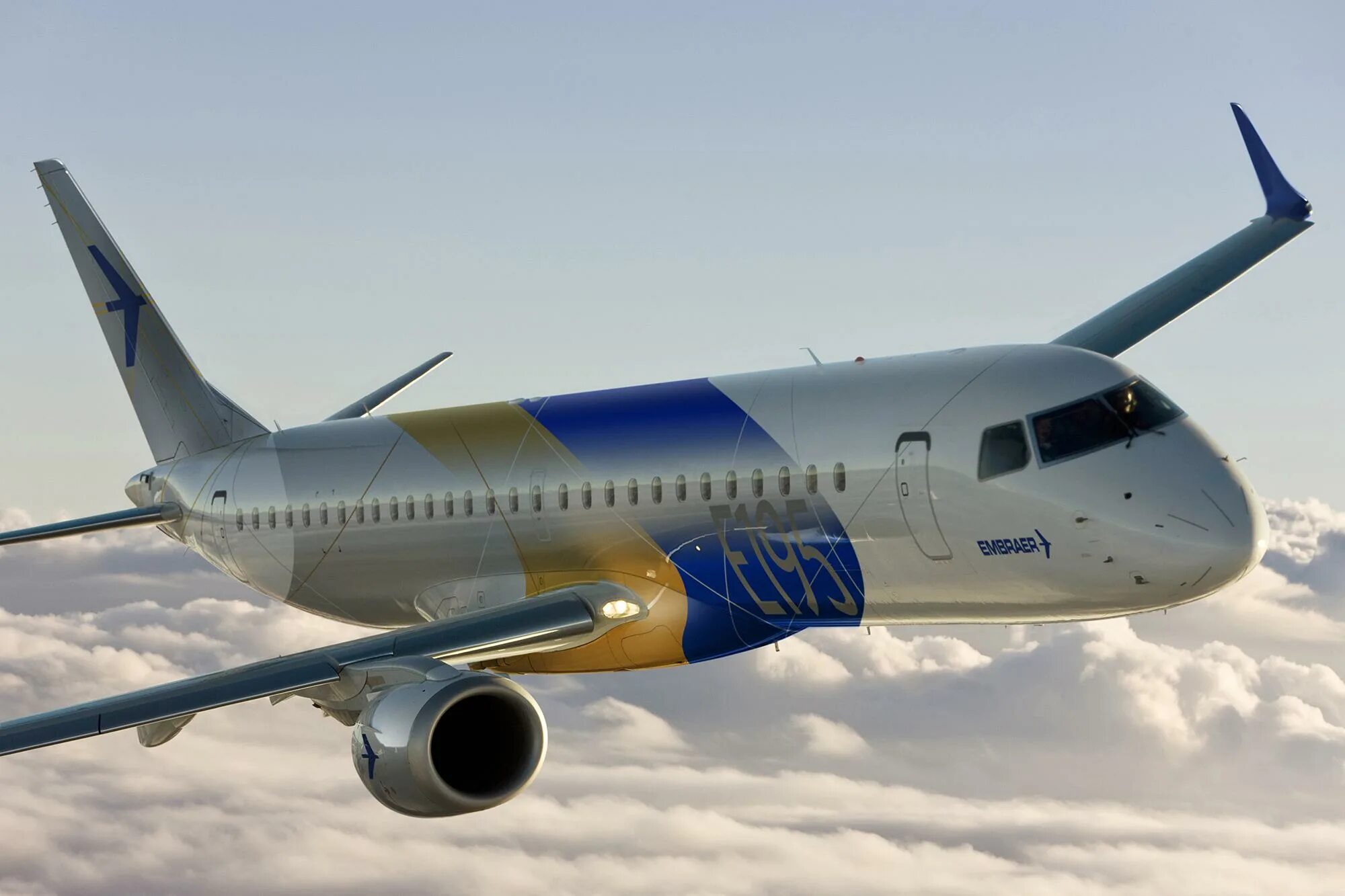 Embraer emb 195. Embraer e195. embraer 195 e2. embraer e195 белавиа. embraer 195 jet.
