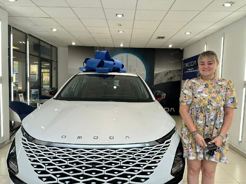 Машинку машина волгоград. Машина omoda что за машина. Квазар автосалон. Омода фото авто. Омода легковой автомобиль.