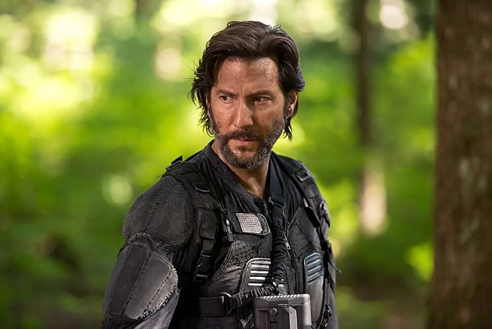 Маркус кейн и эбби. Маркус сотня. The 100 ковчег. Маркус сотня. Henry ian cusick сотня.
