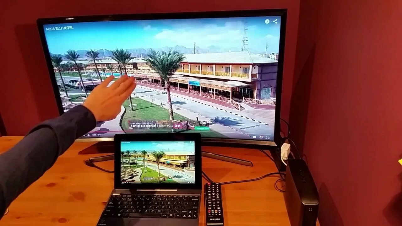 Как ноутбук к телевизору самсунг. Miracast телевизор ноутбук. Miracast ноутбук монитор. Screen Mirroring Samsung для ноутбука. Умный ТВ 2022.