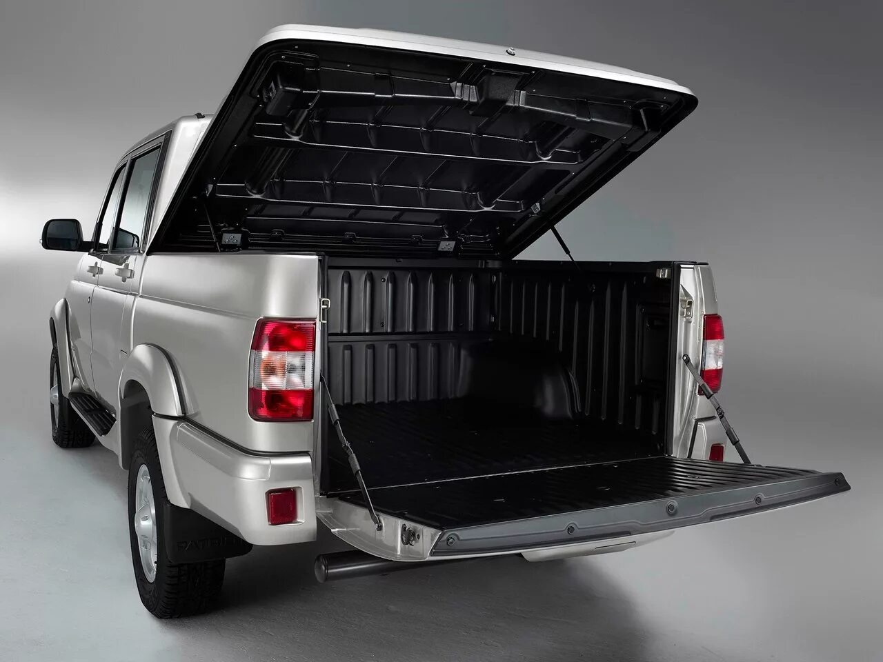 Ттх уаз 3163. Объем бака пикапа. Объем бака пикапа. Масса уаз патриот. Уаз патриот pickup.