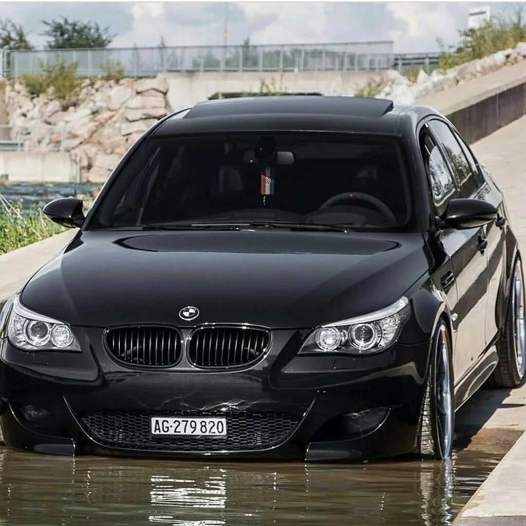 Бмв е60 черная. БМВ 5 е60 черная. БМВ м5 е60 черная. BMW e60 черная.