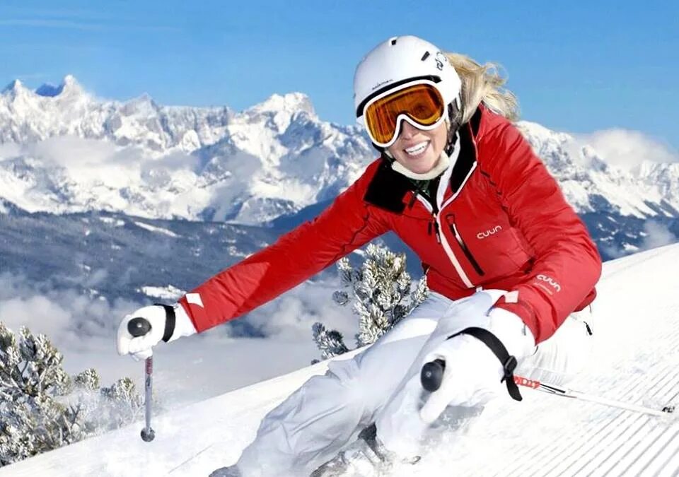 Девушка на горных лыжах. Катание на горных лыжах. Девушка на лыжах в горах. Горнолыжник женщина.