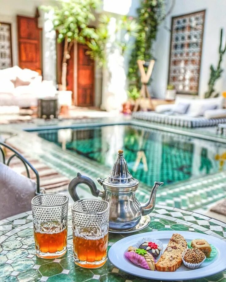 Марракеш чисто по душам. Moroccan Mint Tea пустыня. Марокканский чай. Марокканский чай с мятой. Утро в Марокко.