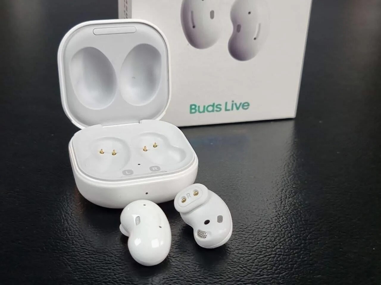 Беспроводные наушники live pro tws. TWS Samsung Galaxy Buds Live. Беспроводные наушники Samsung Galaxy Buds Live. Samsung Galaxy Buds Live White. TWS Samsung Galaxy Buds Live белый.