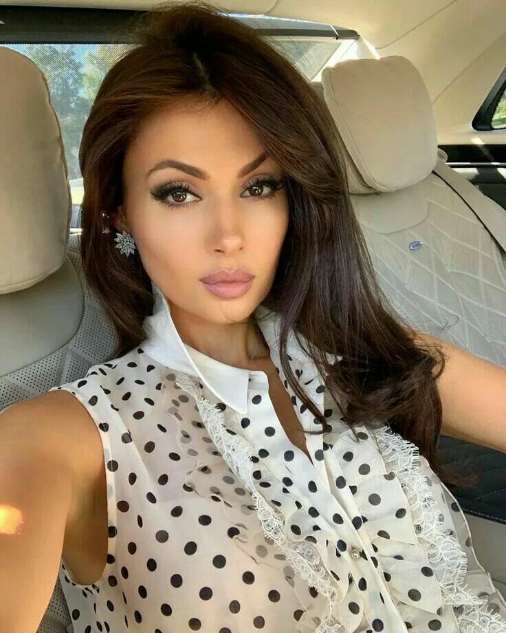 alena_alena . . #fashion #fashionblogger #fashionblog #trendy #hairtutorials #lu