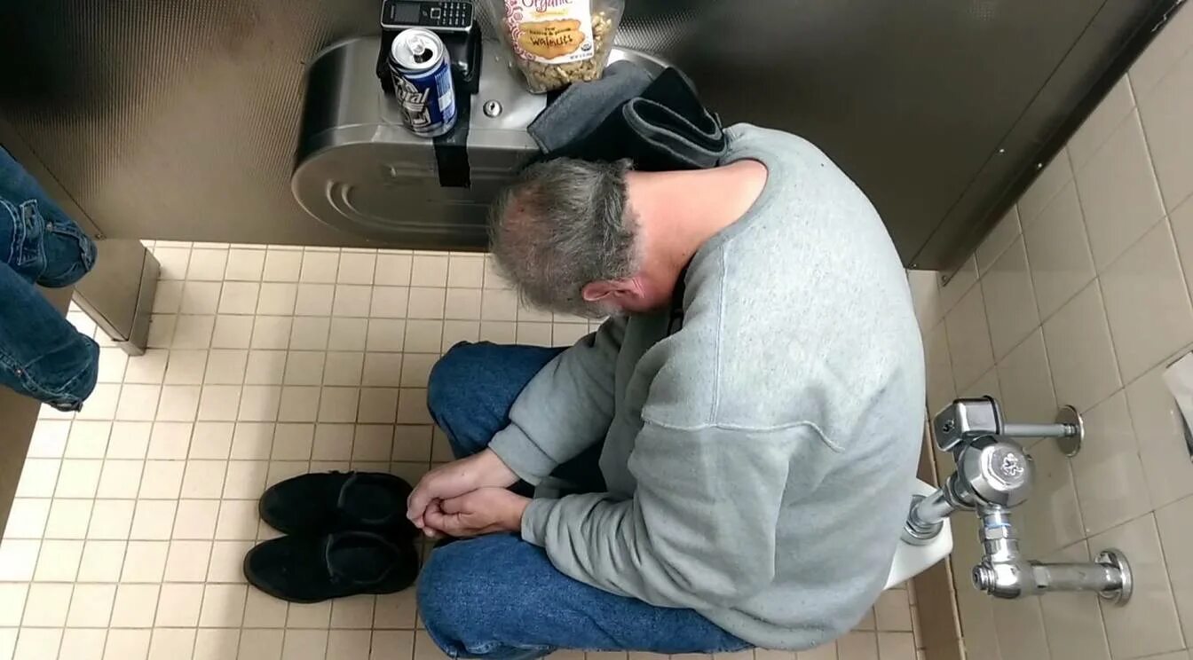 Ужасы похмелья после запоя форум алкоголиков. Сколько длиться похмелье после запоя 2 недели. Ужасы похмелья после запоя. Ужасы похмелья после запоя. Запой фото.