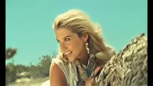 Kesha is love. Your love is my drug кеша. Кеша певица тик ток. Kesha is love. Kesha is love.