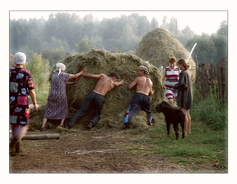 Живу по деревенски. Люди в деревне. Жизнь в деревне. Сельский образ жизни. Люди в деревне летом.