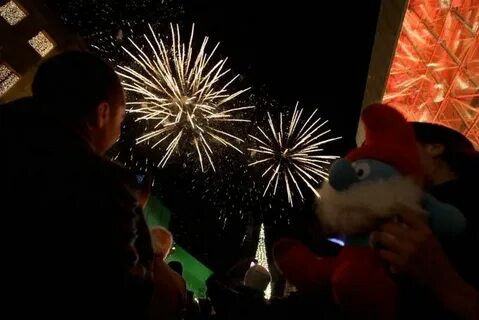 Празднуют новый год видео